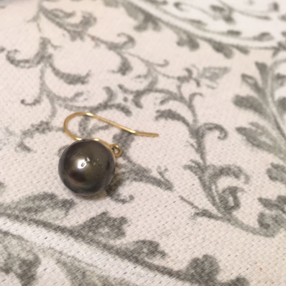 Tahatian black pearl 14 kt earrings - Picture 9 of 12